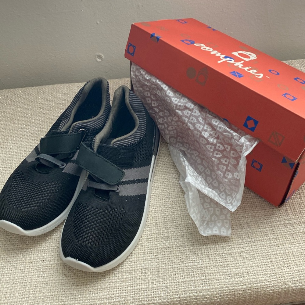 Oomphies Kids Running Shoes Sneakers 3Y Wynn Black Brand New in Box Velcro